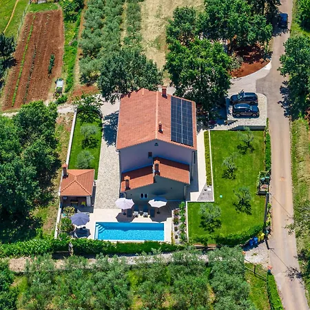 Vila Casa San Vital Vizinada